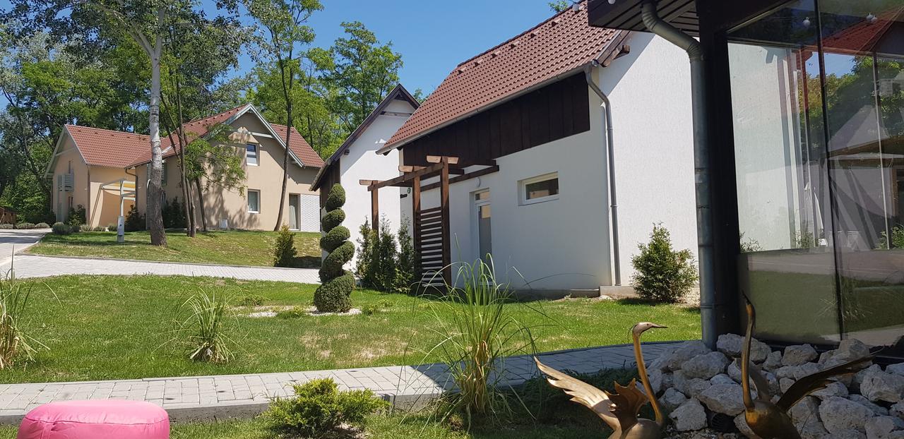 Kenese-Voelgye Villahotel Balatonkenese Esterno foto