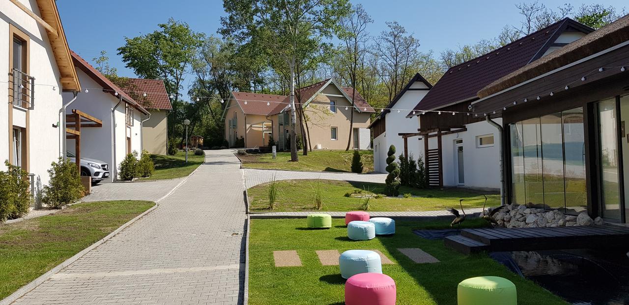 Kenese-Voelgye Villahotel Balatonkenese Esterno foto